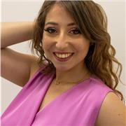 Studentessa universitaria offre lezioni di italiano